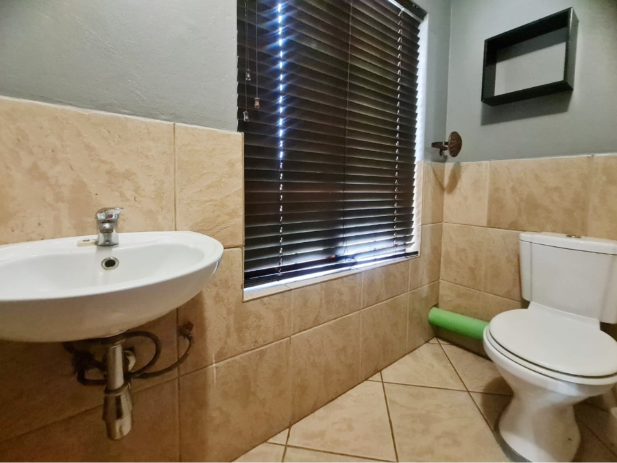 To Let 3 Bedroom Property for Rent in Melodie North West